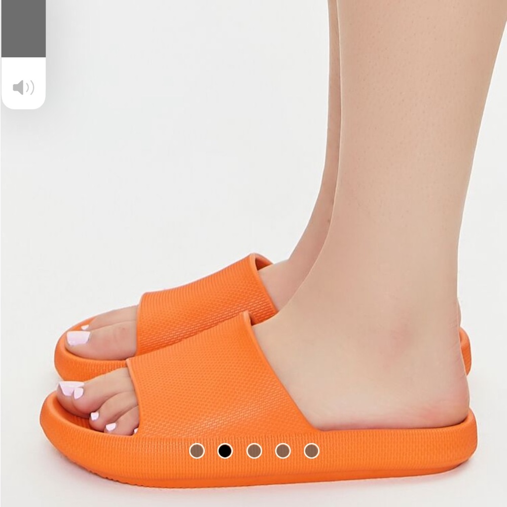 Forever 21 | Textured Almond-Toe Slides - Picture 2 of 12